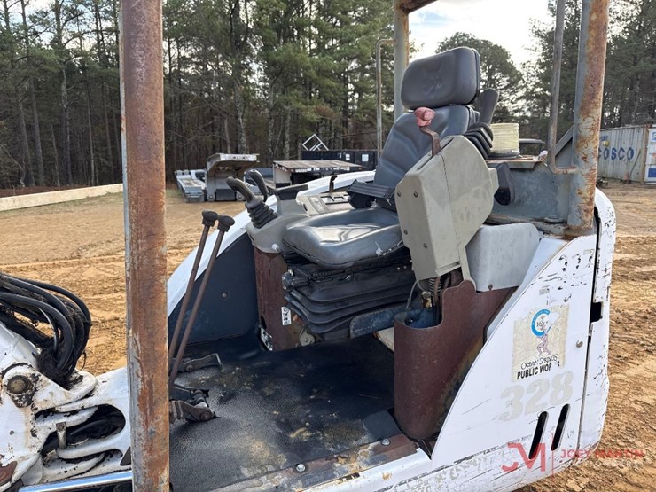 2005-bobcat-328g-image-14