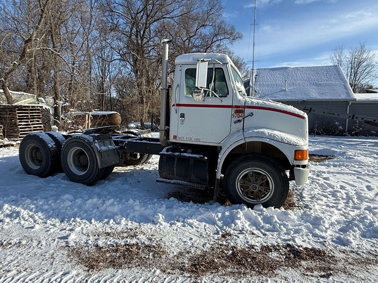 1996-international-8100-image-7