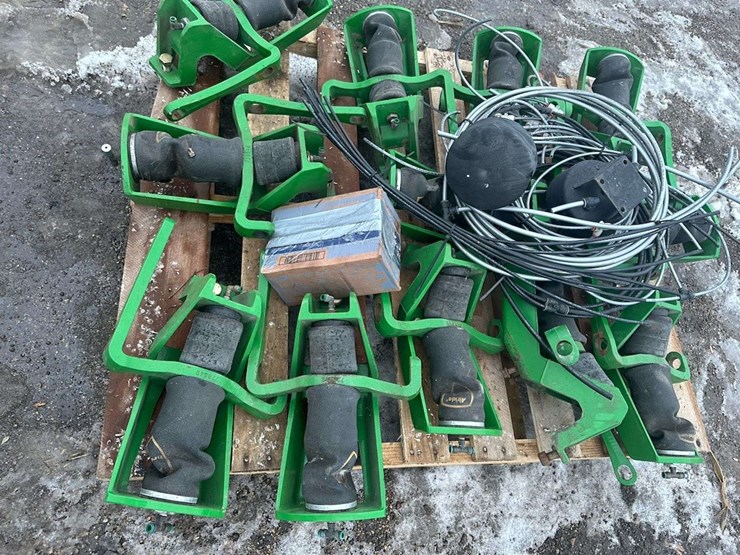 john-deere-7300-image-2