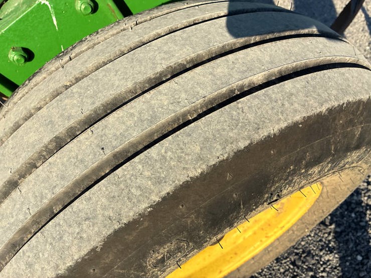 john-deere-2410-image-16