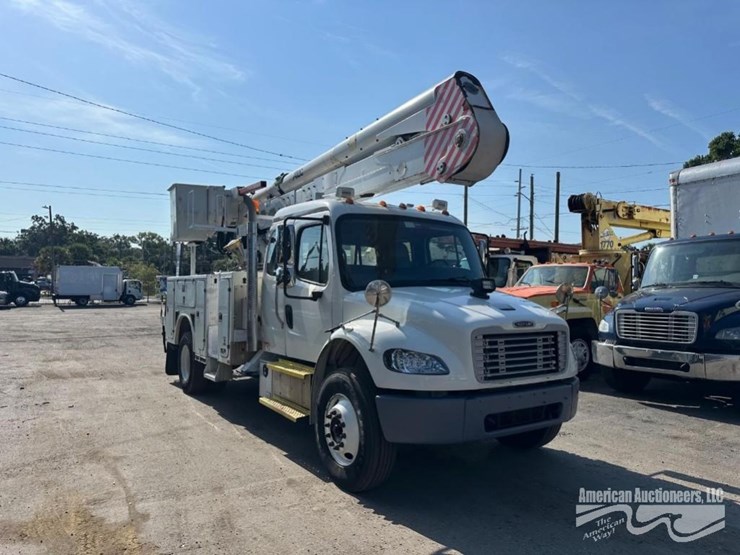 freightliner-m2-106-image-2