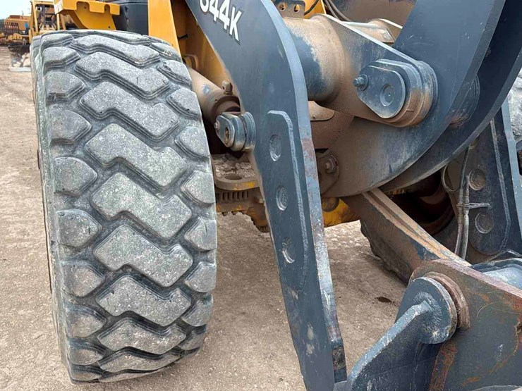 deere-644k-image-11