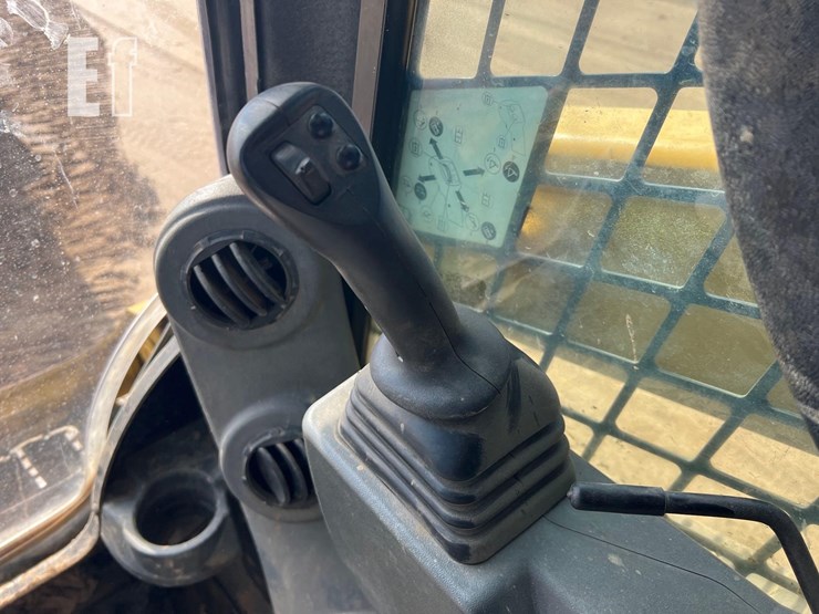 2020-caterpillar-259d3-image-26