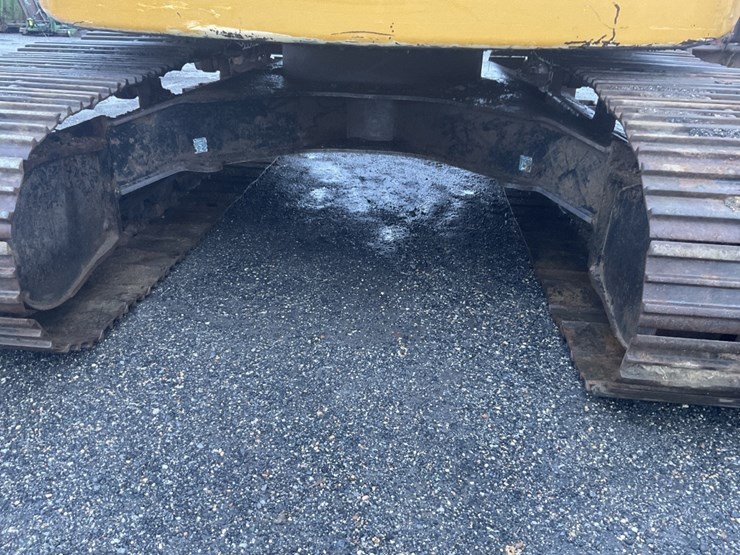 deere-225d-lc-image-7