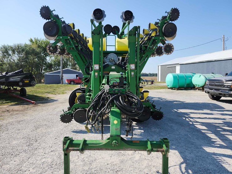 john-deere-1790-image-15