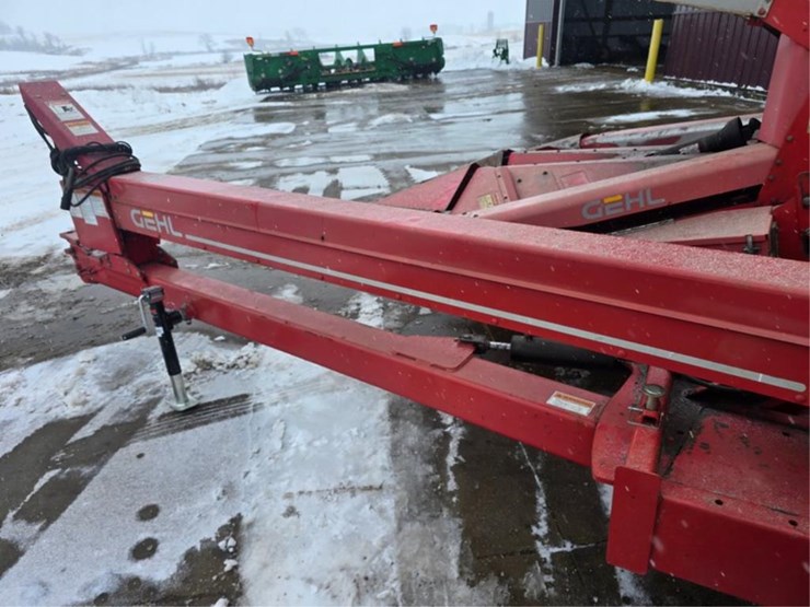 2002-gehl-1285-image-26