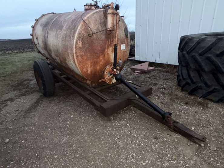 liquid-manure-vacuum-tank,-540-pto,-approx-1500-gal-image-1