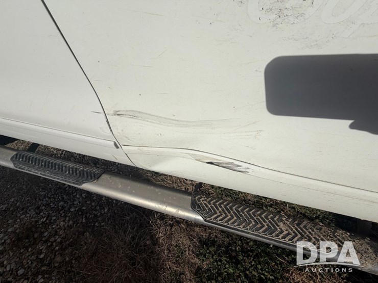 2017-chevrolet-1500-image-32