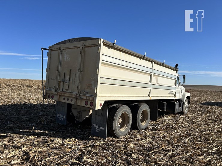 1985-international-s2500-image-3