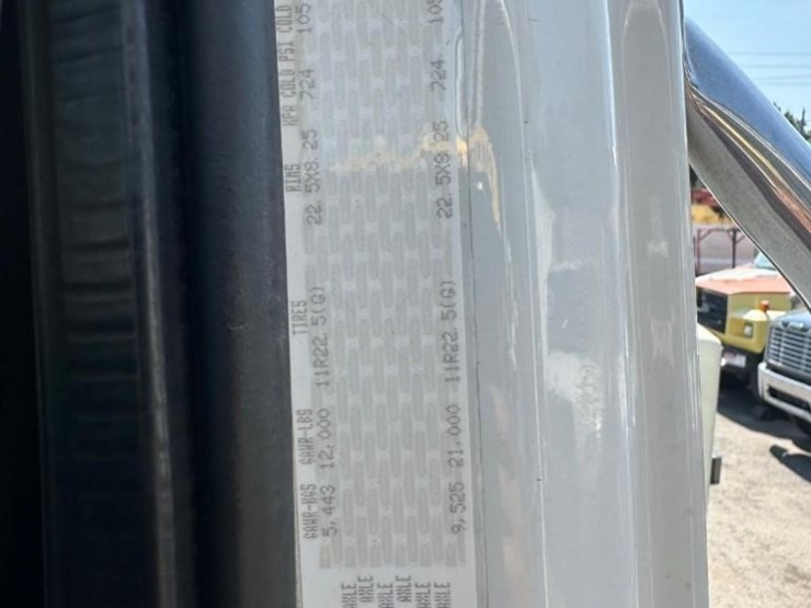 freightliner-m2-106-image-24