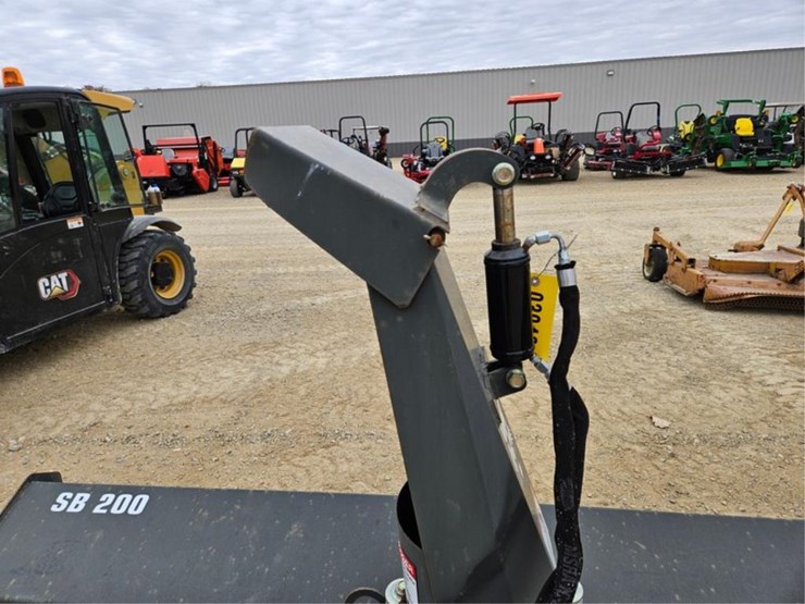 #3048-•-bobcat-sb-200-78"-2-stage-snow-blower-image-17