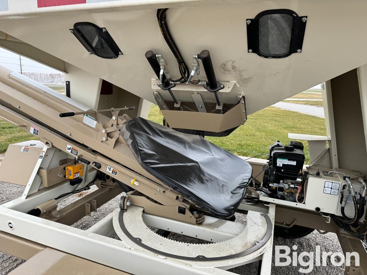 2023-unverferth-2755-seed-tender-image-17