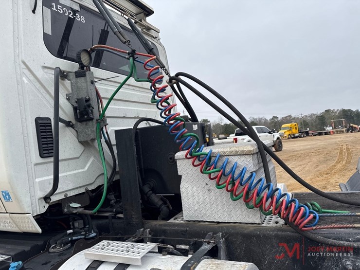 2018-international-lt-image-7