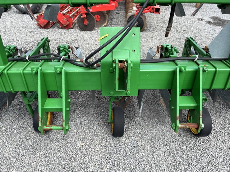 john-deere-845-image-25