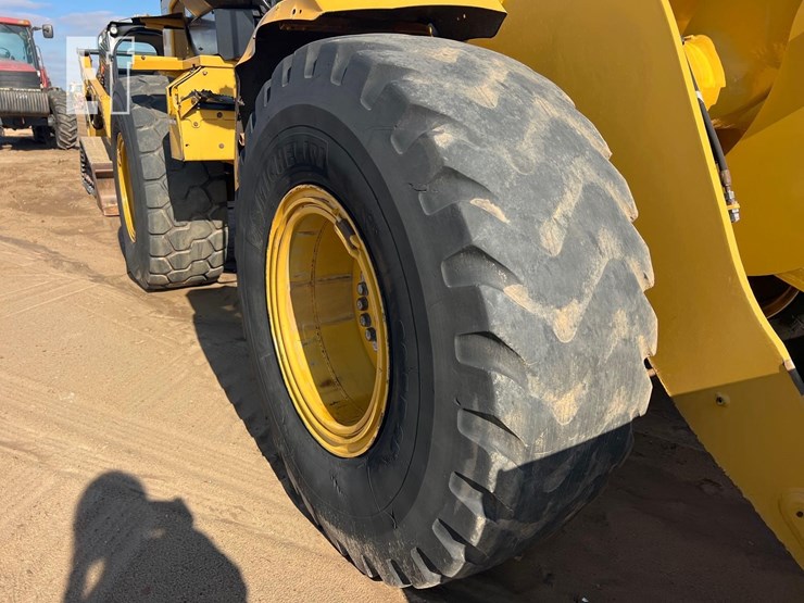 2021-caterpillar-926m-image-13