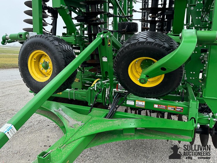 2022-john-deere-2330-image-10