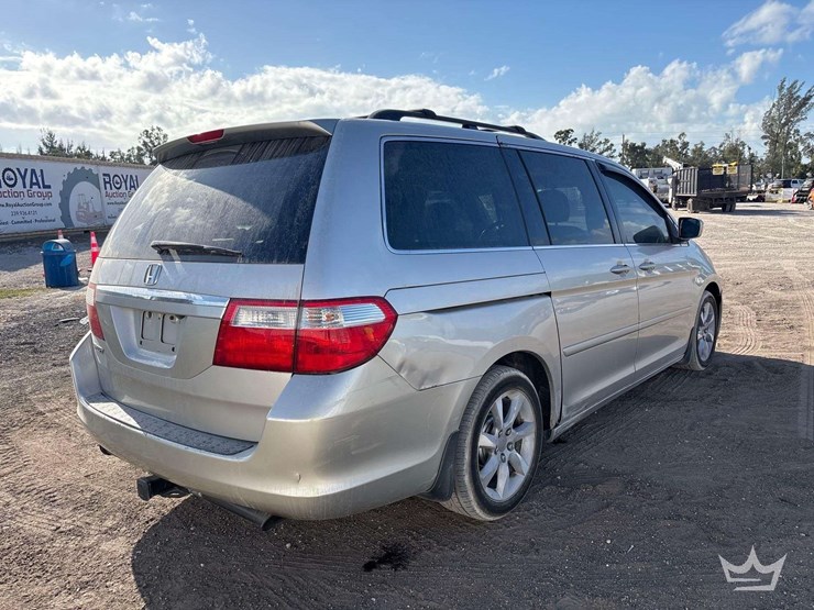 2007-honda-odyssey-image-3