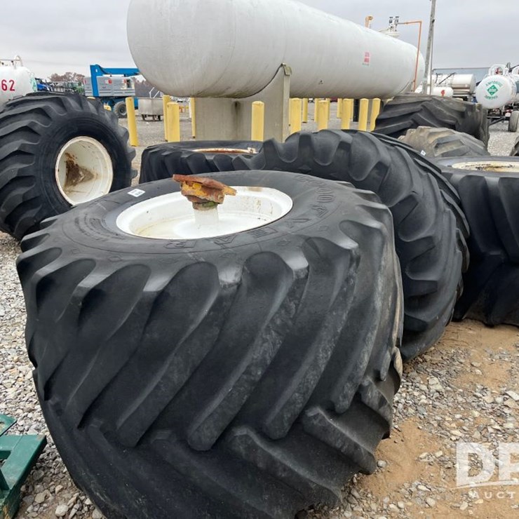 Good Year Flotation Tires (JN3479)
