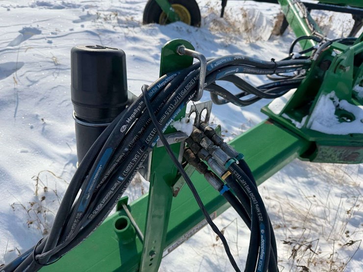 john-deere-3710-image-25