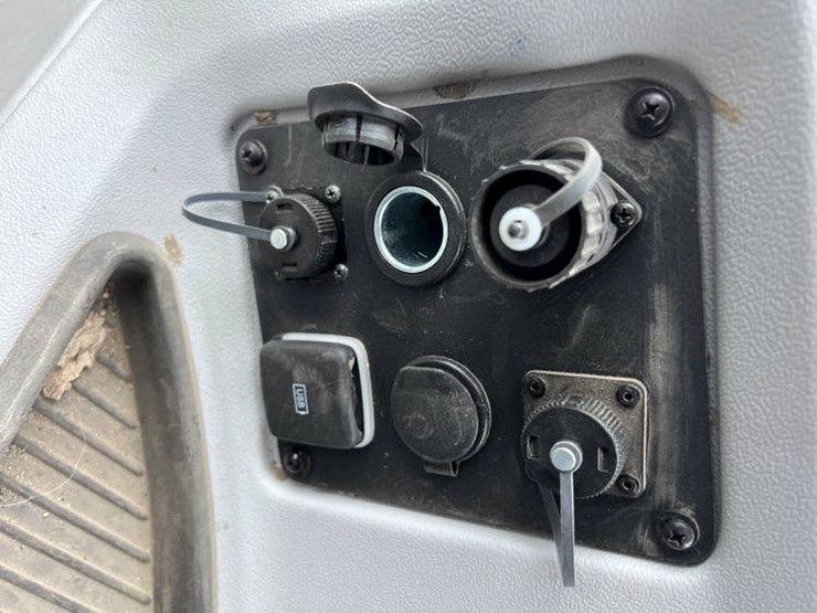 2023-new-holland-t9.600-image-69