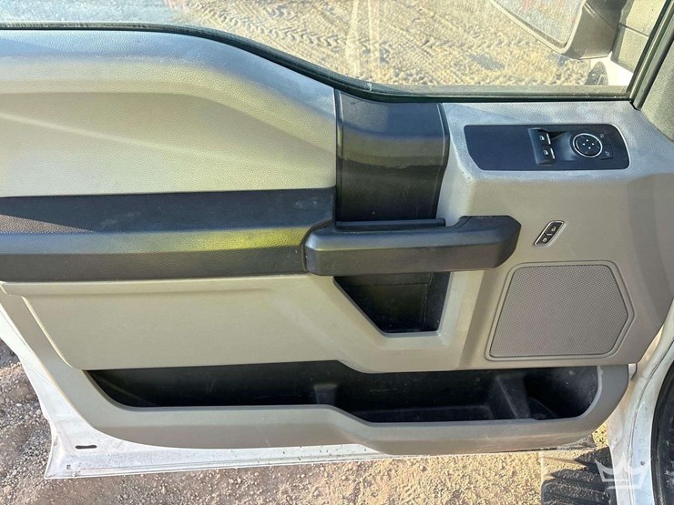 2016-ford-f150-image-13