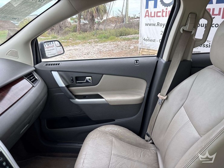 2014-ford-edge-image-16