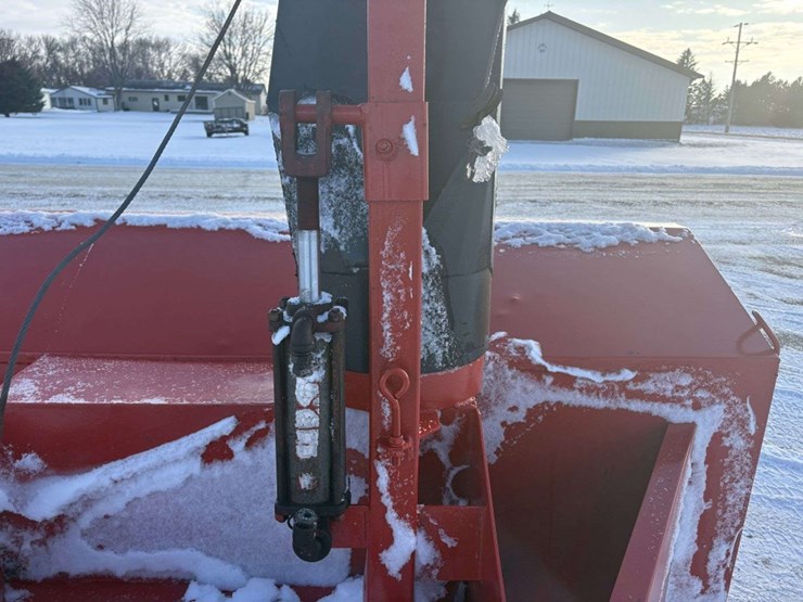 snowblower,-8’,-3pt,-540-pto,-hyd-spout,-(spout-cable-needs-work)-image-10