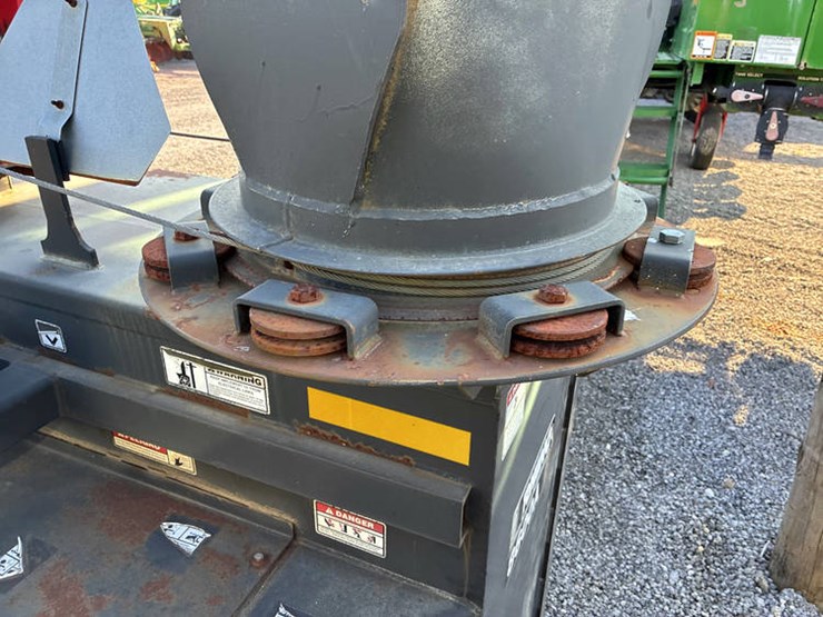 #114045-•-rhino-8600a-#10012-twin-chute-snow-blower-image-14