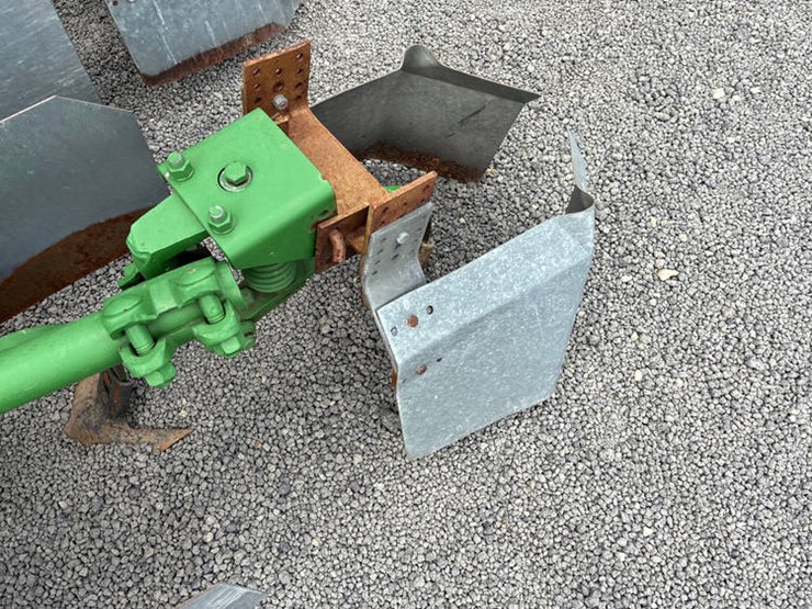 john-deere-845-image-12