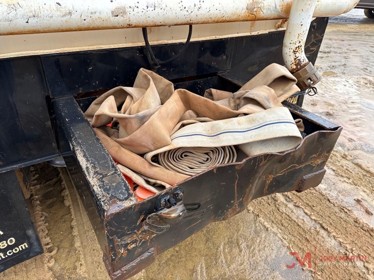 2007-sterling-water-truck-image-12