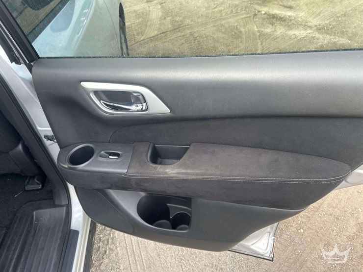 2015-nissan-pathfinder-image-27