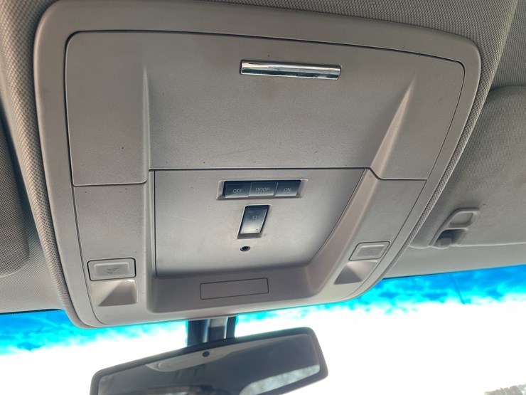 #1123-•-2019-chevrolet-silverado-pickup-truck(has-mn-title)-image-38