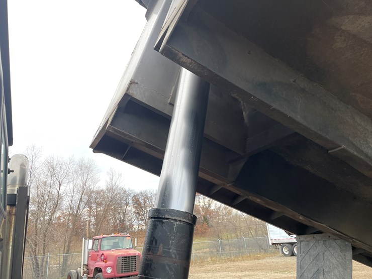 #1126-•-1999-sterling-dump-truck-(has-mn-title)-image-50