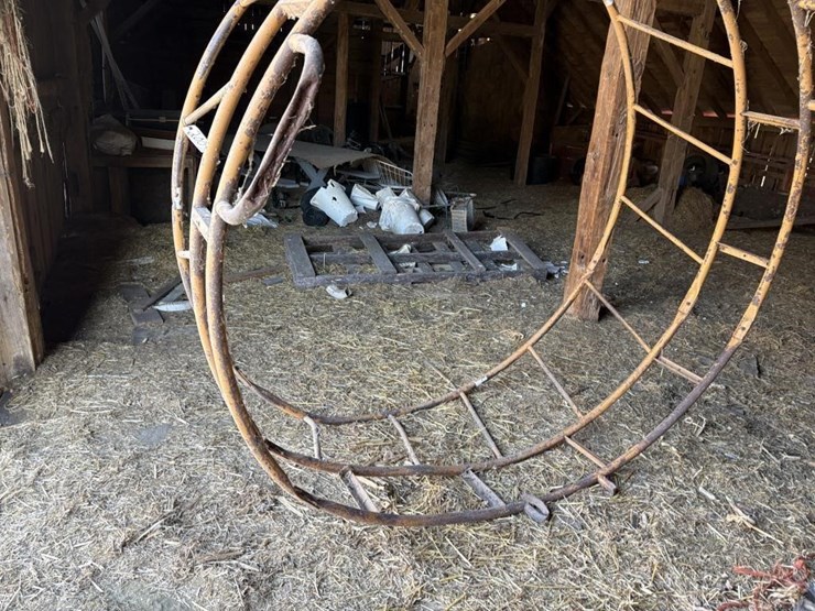 round-bale-feeder-image-2