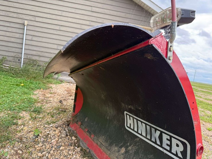 2018-hiniker-poly-snowplow-with-mounts-for-a-99-01-3/4-ton-chevrolet,-has-controller-image-12