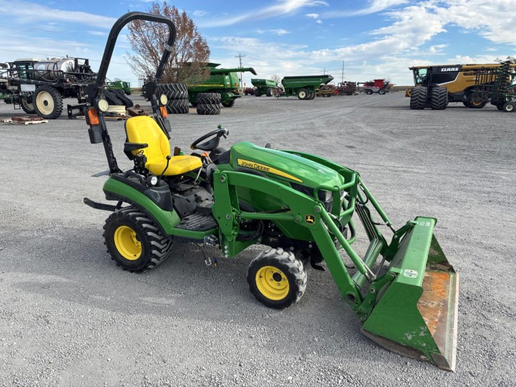 john-deere-1025r-image-1