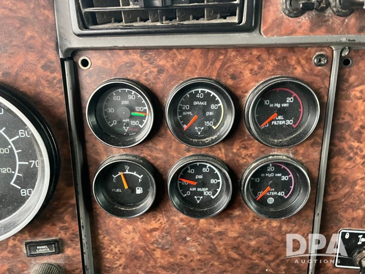 2005-kenworth-t800-image-48