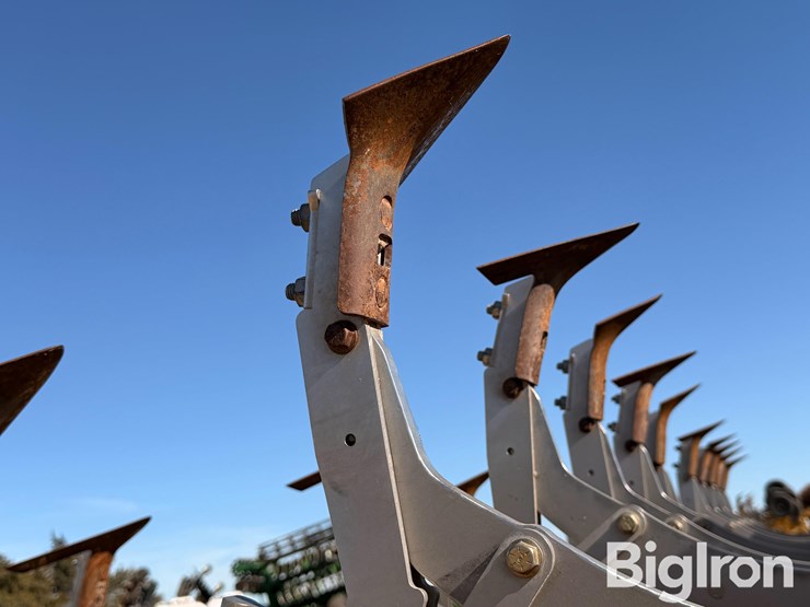 accura-flow-7530-12r30-danish-tine-cultivator-image-19