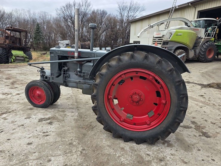 1938-case-cc-narrow-front-tractor,-new-12.4/11-36-rears,-pto,-crank-start,-sn:-4200966,-rebuilt-fro-image-14