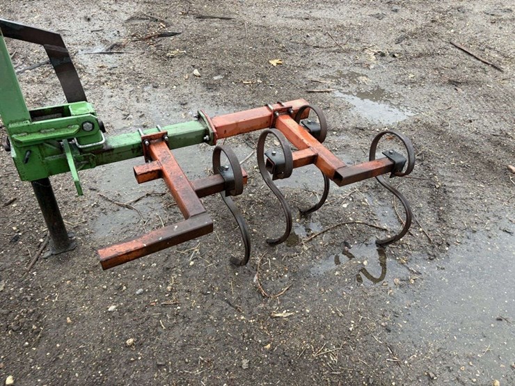 3pt-track-scratcher,-wing-lift-image-4