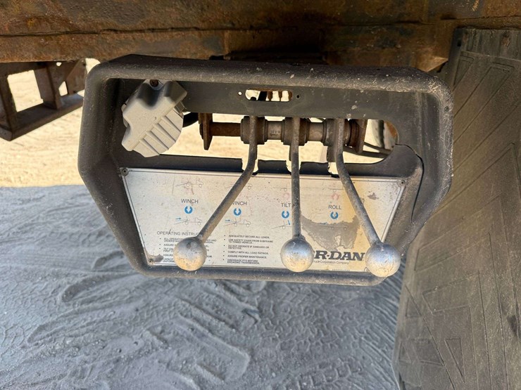 2006-sterling-rollback-truck,-101"x27'-bed,-winch,-automatic-transmission,-388k-miles,-11r22.5-tires-image-47