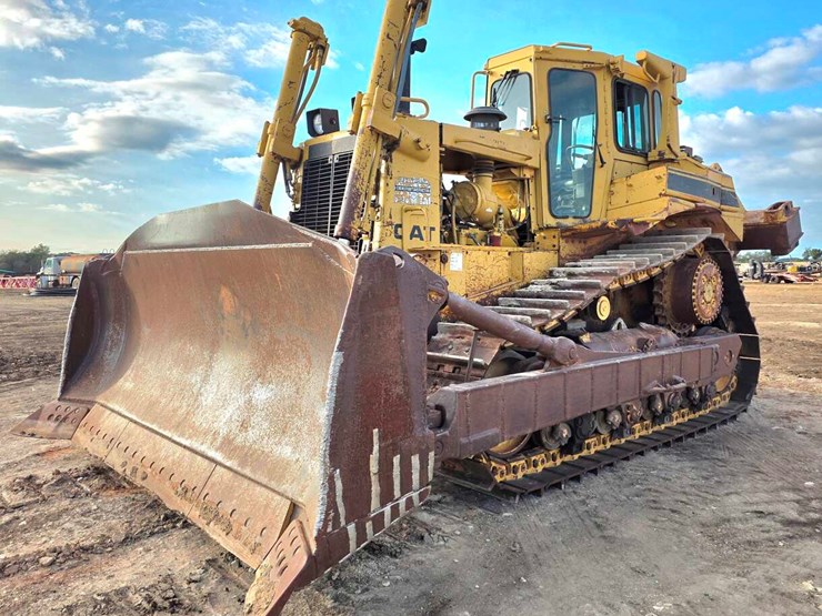 caterpillar-d8-image-1