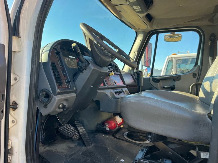 05-freightliner,-m2,-20’johnny-gregory-dump-grain-body,-5’-sides,-image-26