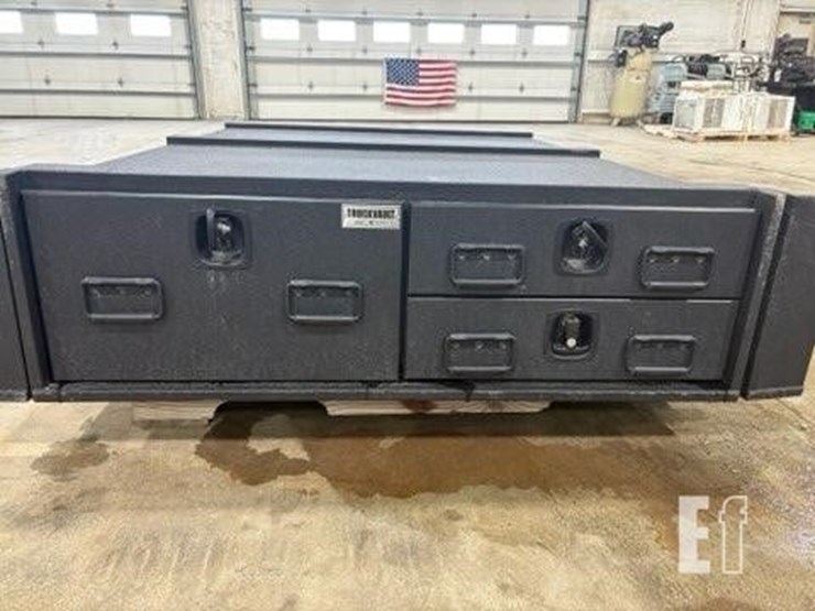 truck-vault-slide-in-triple-compartment-toolbox,-image-5