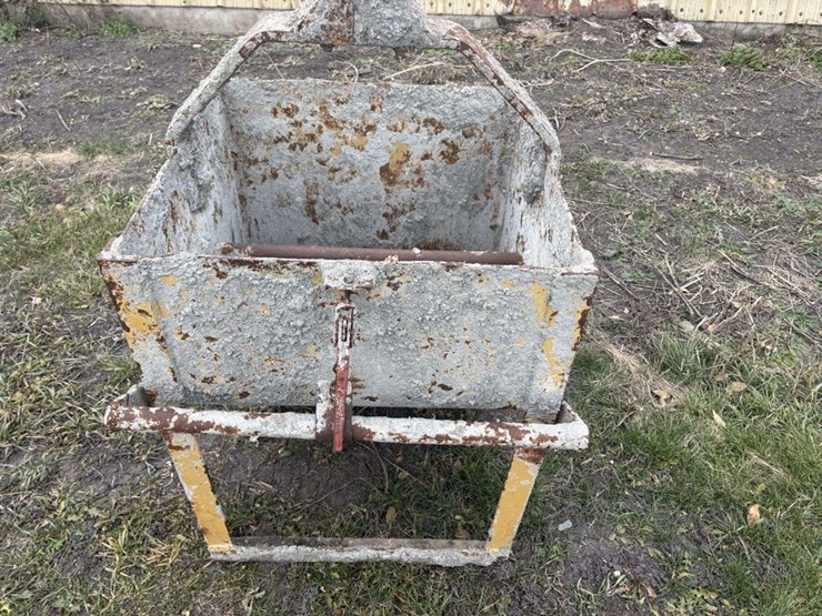 concrete-bucket,-30”x30”,-for-boom-lift-image-4