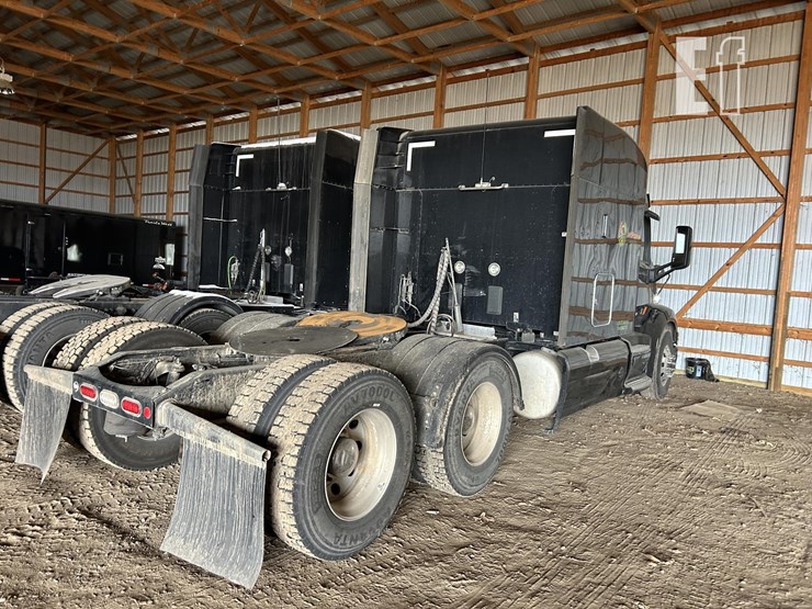 2019-peterbilt-579-image-5