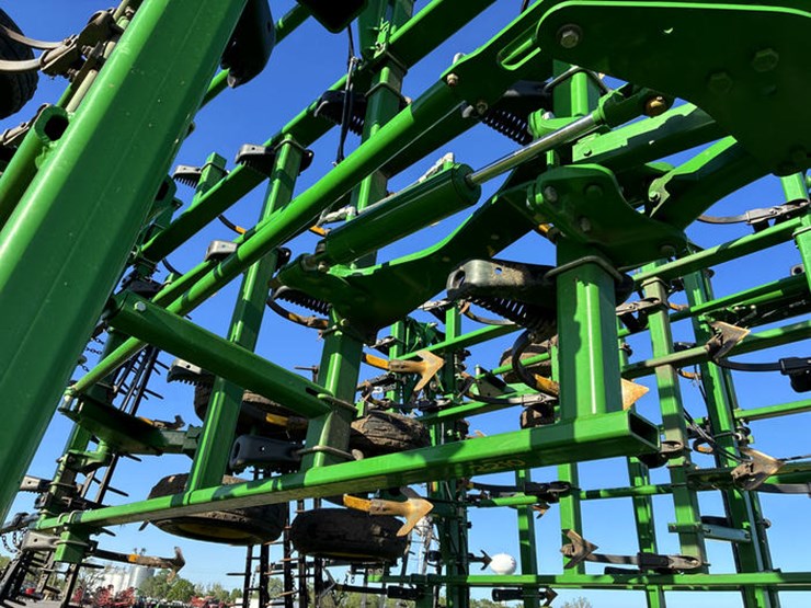 john-deere-2210-image-69