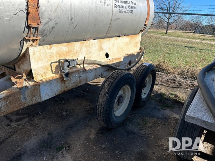 liquid-nurse-trailer-(cp1353,-tank-2112)-image-3