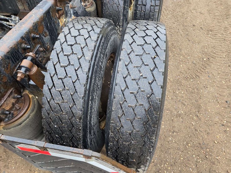 2007-freightliner-cl120-day-cab-semi,-978,000-miles,-detroit-series-60-–-14l-engine,-515hp,-10-speed-image-54