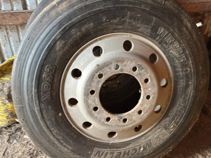 #144-•-contents-of-small-room*-image-2